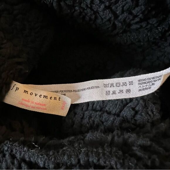 Free People FP Movement Jacket Black Hi Neck Fluffy Size XS - Picture 6 of 7